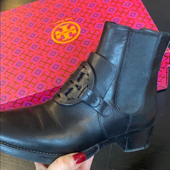 Tory Burch “Miller”Bootie Black Leather size 6 1/2 - Picture 10 of 13
